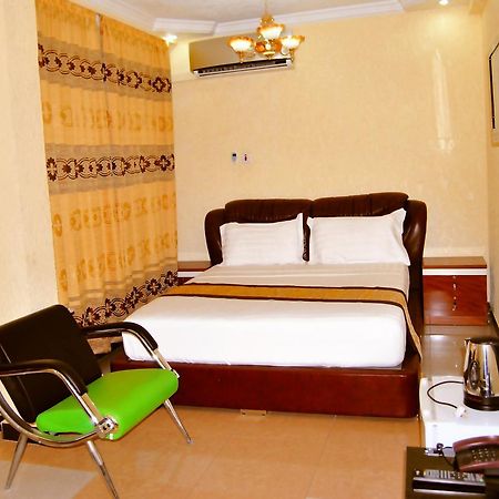 Best Point Hotel Dar es Salaam Exterior foto